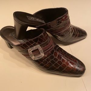 Brighton Tudor Patent Leather/Croc Mules